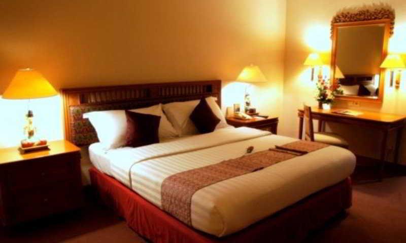 Hotel Sahid Jaya Solo Exterior foto